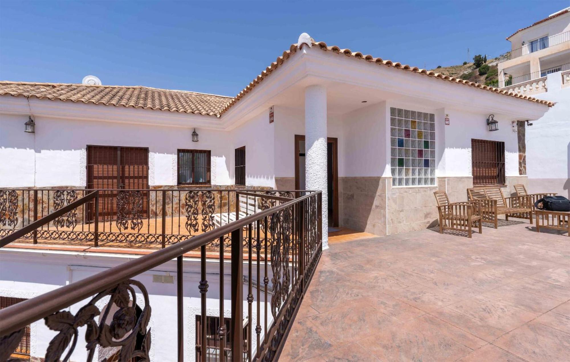 Lovely Home In Benalmadena With Kitchen Exterior foto